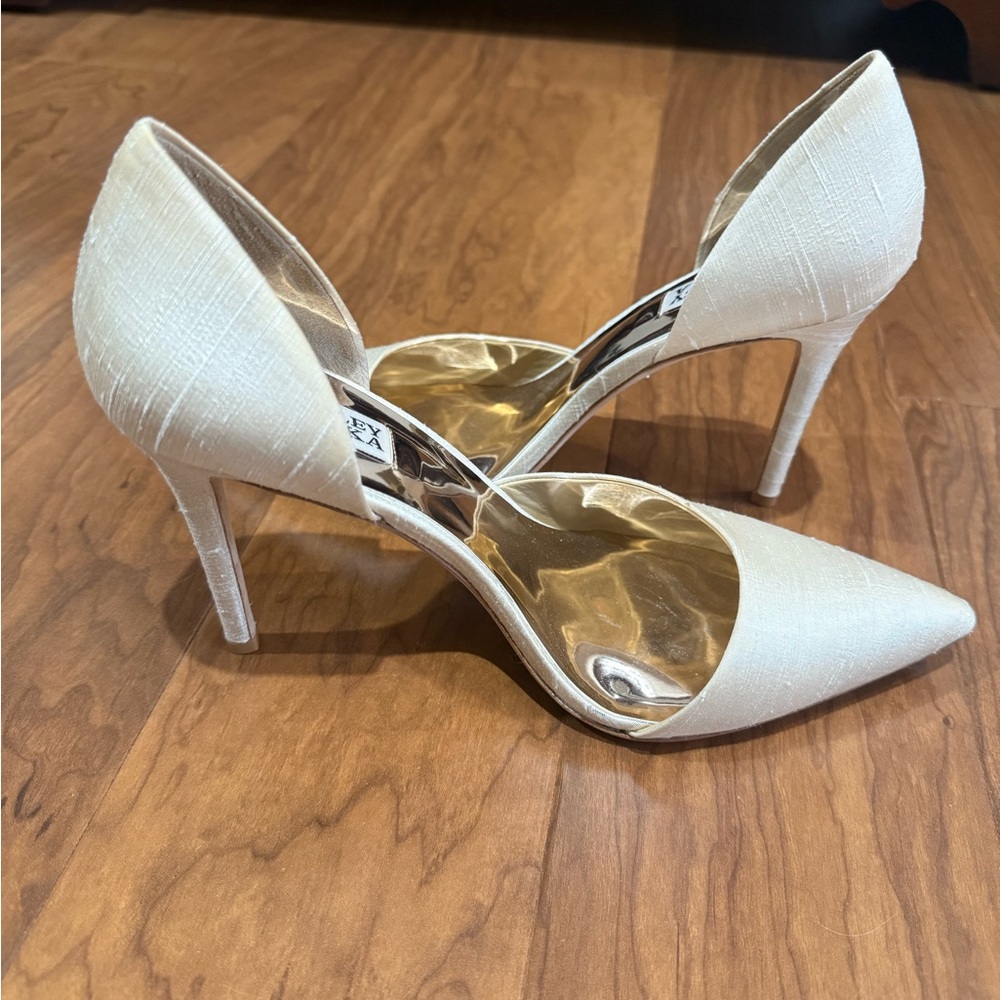 Badgley Mischka Lola Ivory Silk Heel Pumps
